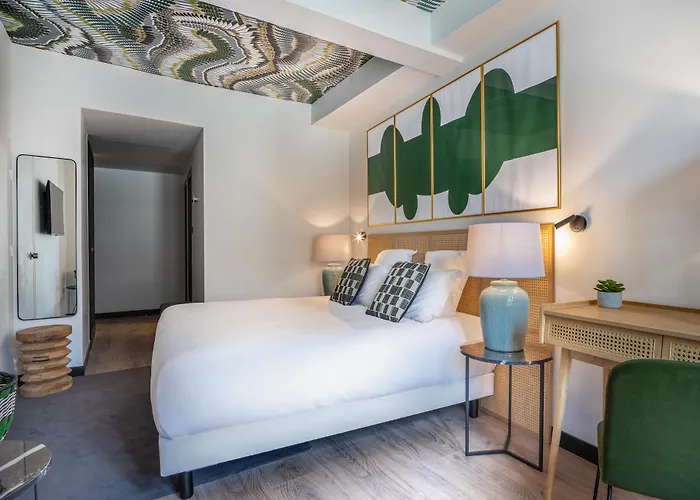 Maisons Du Monde Hotel & Suites - La Rochelle Vieux Port